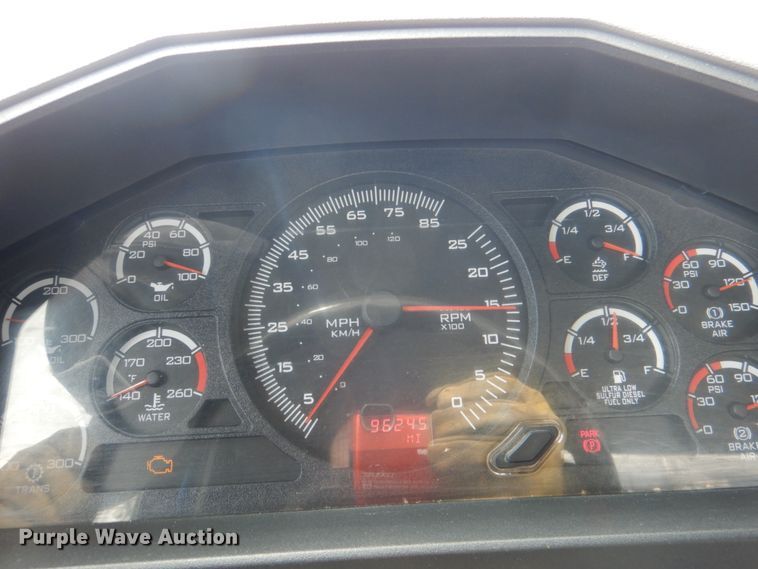 image for item DK5598 2016 Caterpillar CT680L  semi truck