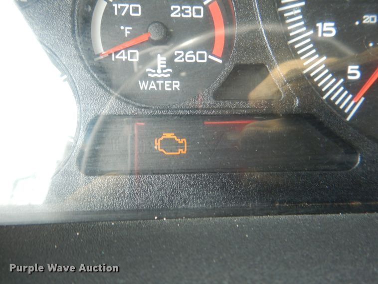 image for item DK5598 2016 Caterpillar CT680L  semi truck