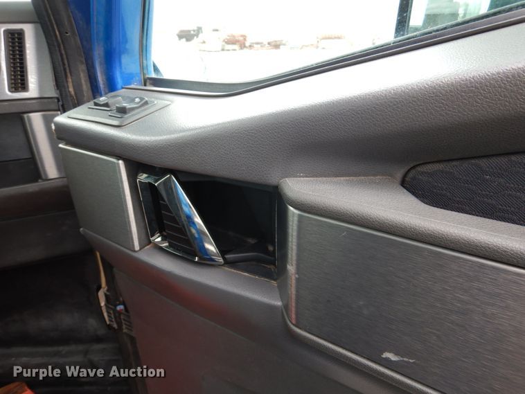 image for item DK5598 2016 Caterpillar CT680L  semi truck