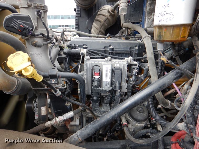 image for item DK5598 2016 Caterpillar CT680L  semi truck