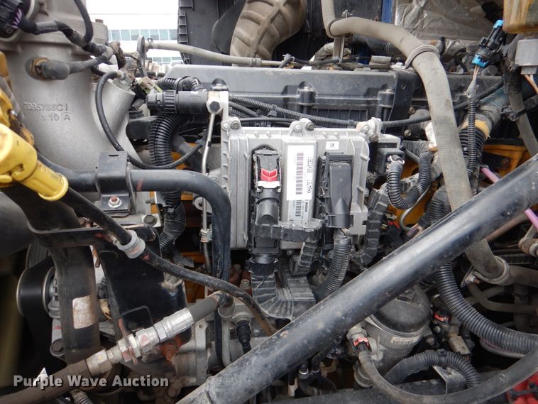 image for item DK5598 2016 Caterpillar CT680L  semi truck