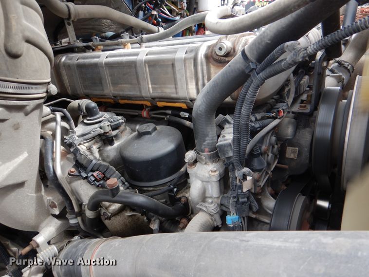 image for item DK5598 2016 Caterpillar CT680L  semi truck