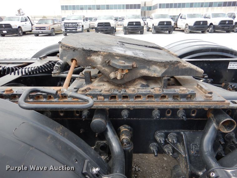 image for item DK5598 2016 Caterpillar CT680L  semi truck