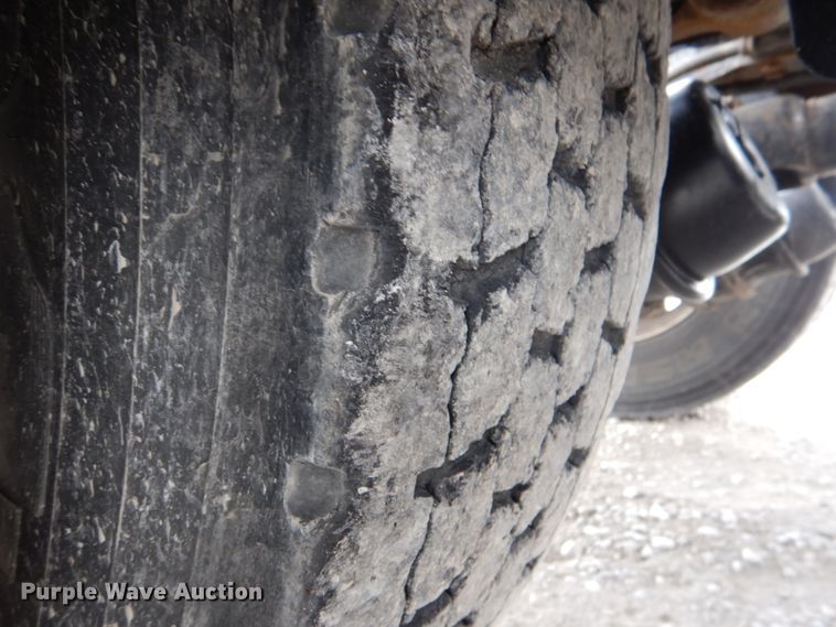 image for item DK5598 2016 Caterpillar CT680L  semi truck