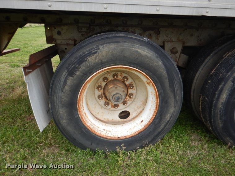 image for item DK5629 1994 Utility Trailers  dry van trailer
