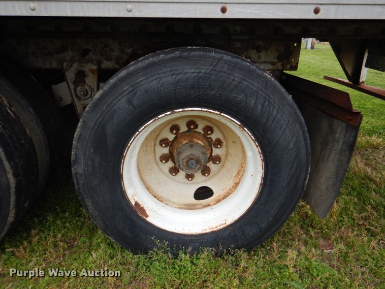 image for item DK5629 1994 Utility Trailers  dry van trailer