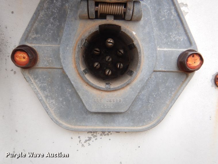 image for item DK5629 1994 Utility Trailers  dry van trailer