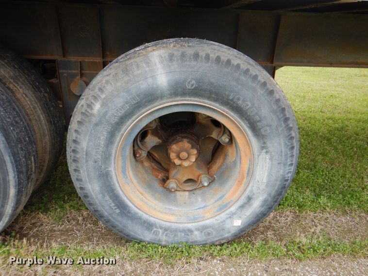 image for item DK5630 1970 Fruehauf FB-6-F2-40-CT  dry van trailer