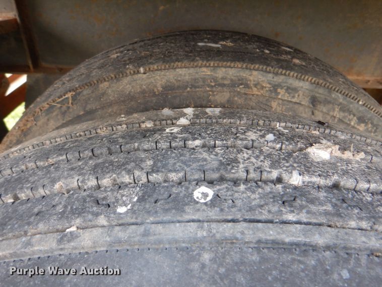 image for item DK5630 1970 Fruehauf FB-6-F2-40-CT  dry van trailer