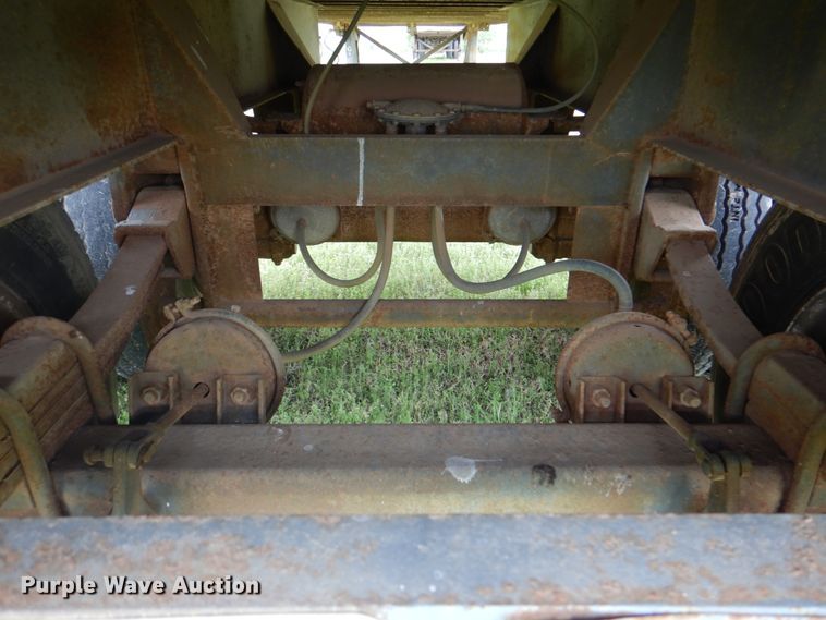 image for item DK5630 1970 Fruehauf FB-6-F2-40-CT  dry van trailer