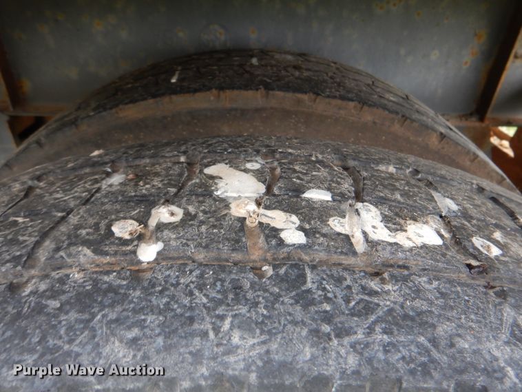 image for item DK5630 1970 Fruehauf FB-6-F2-40-CT  dry van trailer