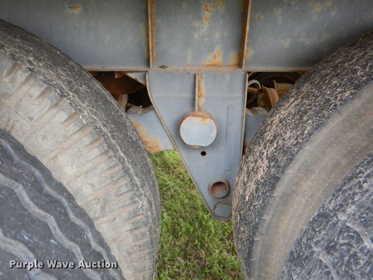 image for item DK5630 1970 Fruehauf FB-6-F2-40-CT  dry van trailer