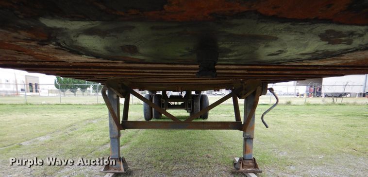 image for item DK5630 1970 Fruehauf FB-6-F2-40-CT  dry van trailer