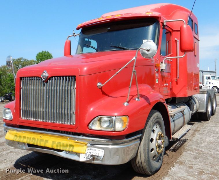 image for item DK5637 2005 International 9400i  semi truck