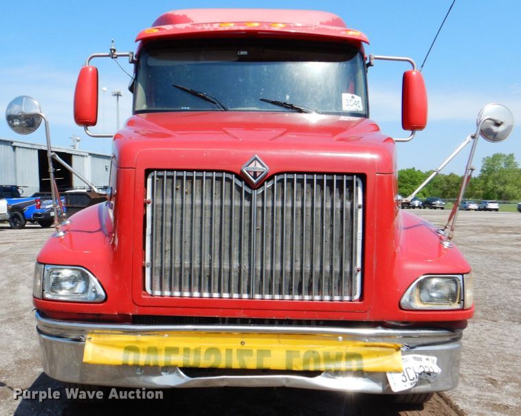 image for item DK5637 2005 International 9400i  semi truck