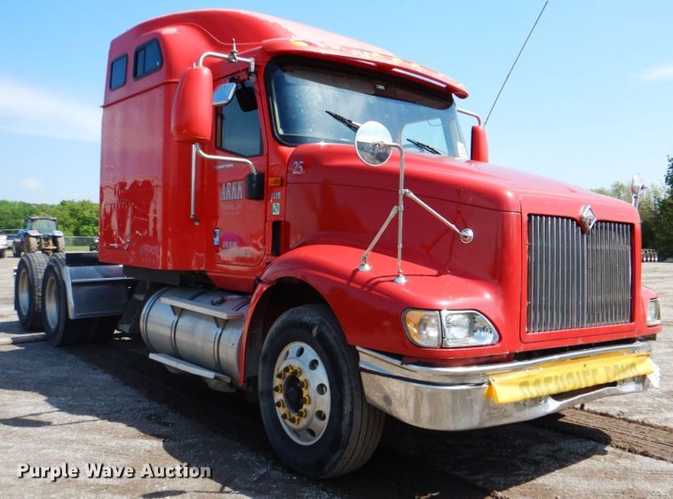 image for item DK5637 2005 International 9400i  semi truck