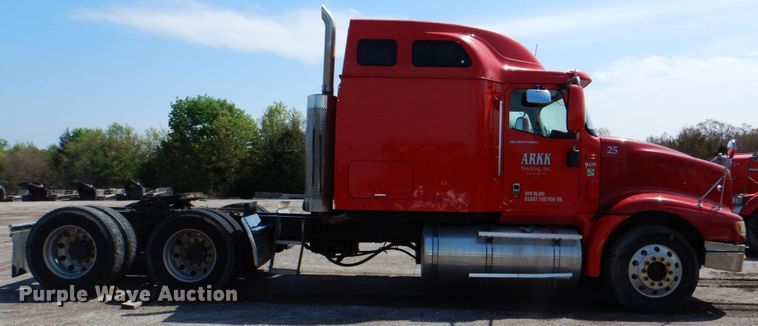 image for item DK5637 2005 International 9400i  semi truck