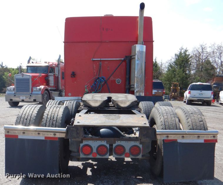 image for item DK5637 2005 International 9400i  semi truck