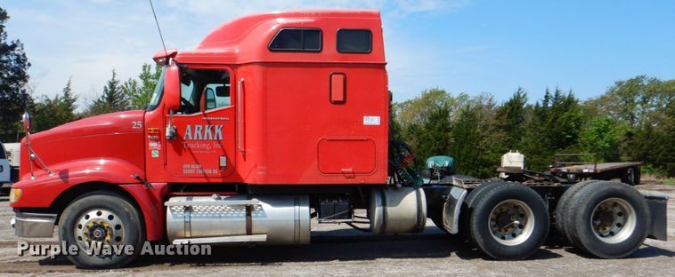 image for item DK5637 2005 International 9400i  semi truck