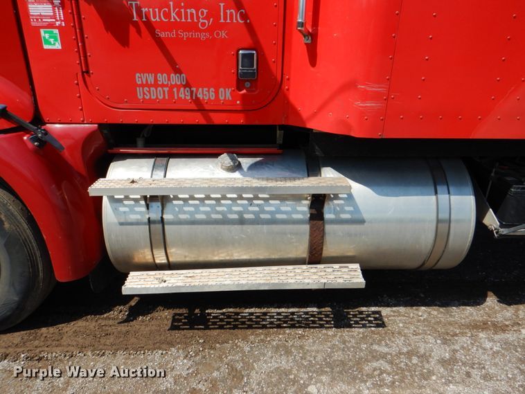 image for item DK5637 2005 International 9400i  semi truck