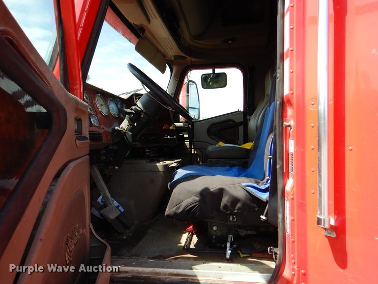 image for item DK5637 2005 International 9400i  semi truck