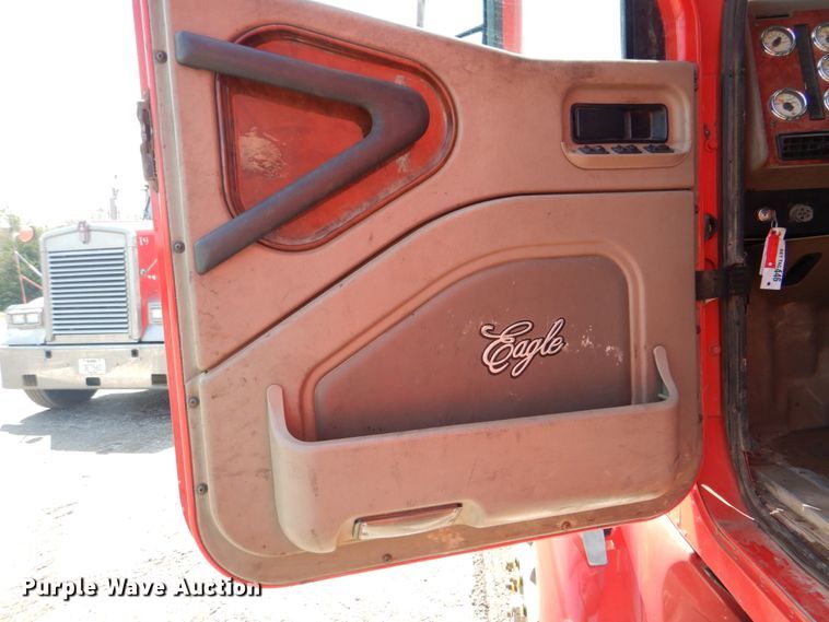 image for item DK5637 2005 International 9400i  semi truck