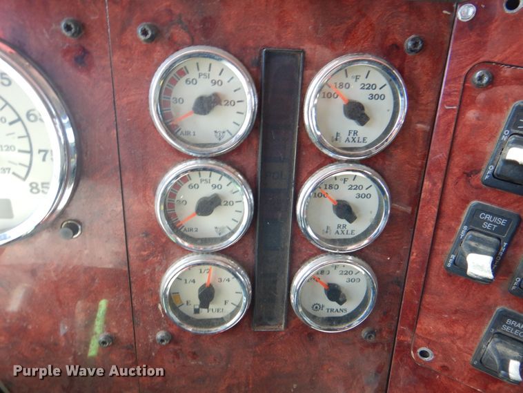 image for item DK5637 2005 International 9400i  semi truck