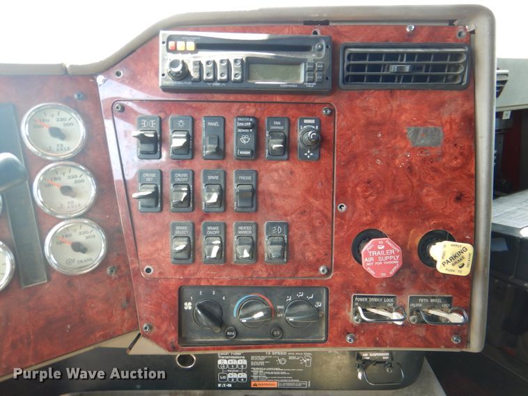 image for item DK5637 2005 International 9400i  semi truck