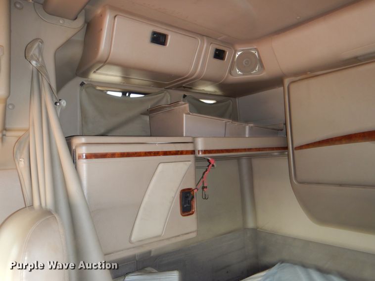 image for item DK5637 2005 International 9400i  semi truck