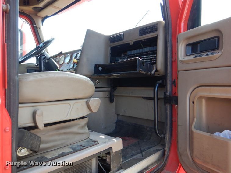 image for item DK5637 2005 International 9400i  semi truck