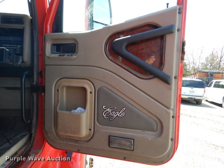 image for item DK5637 2005 International 9400i  semi truck