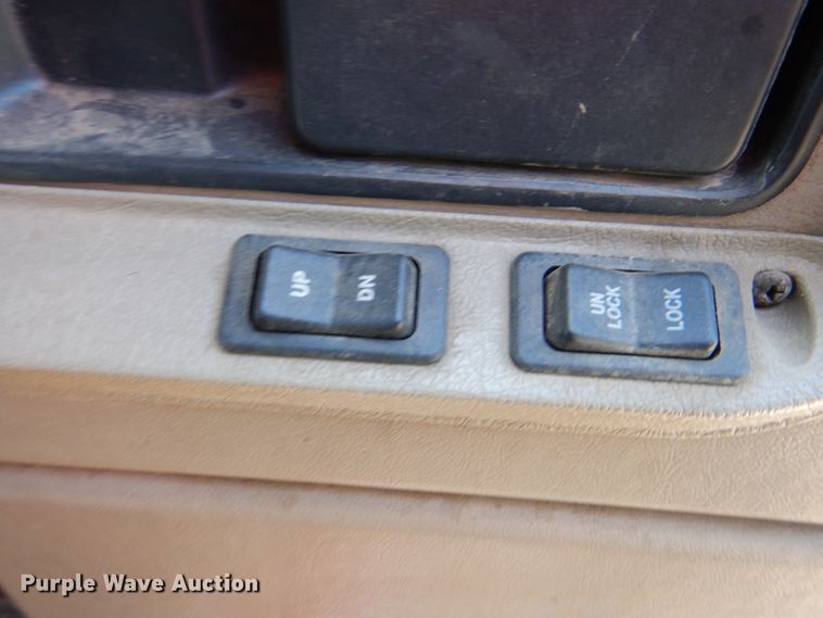 image for item DK5637 2005 International 9400i  semi truck