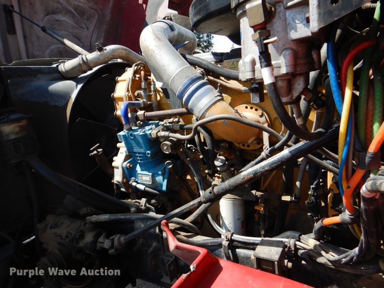 image for item DK5637 2005 International 9400i  semi truck