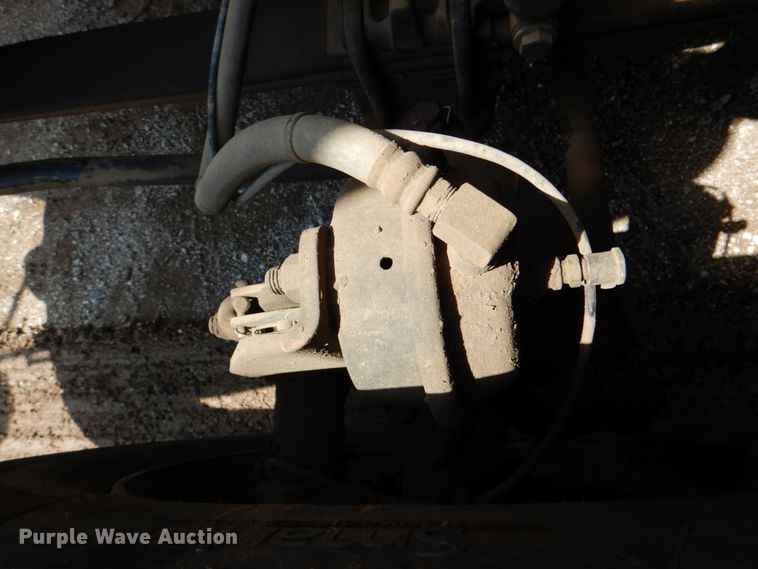 image for item DK5637 2005 International 9400i  semi truck