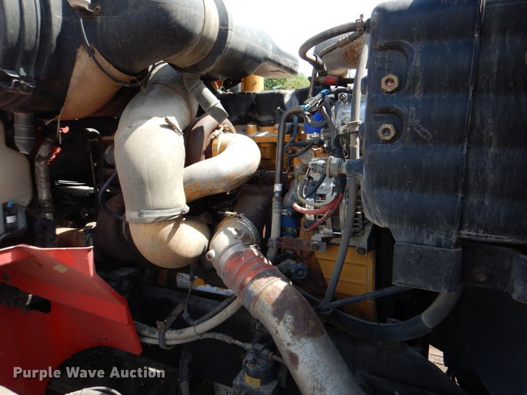 image for item DK5637 2005 International 9400i  semi truck