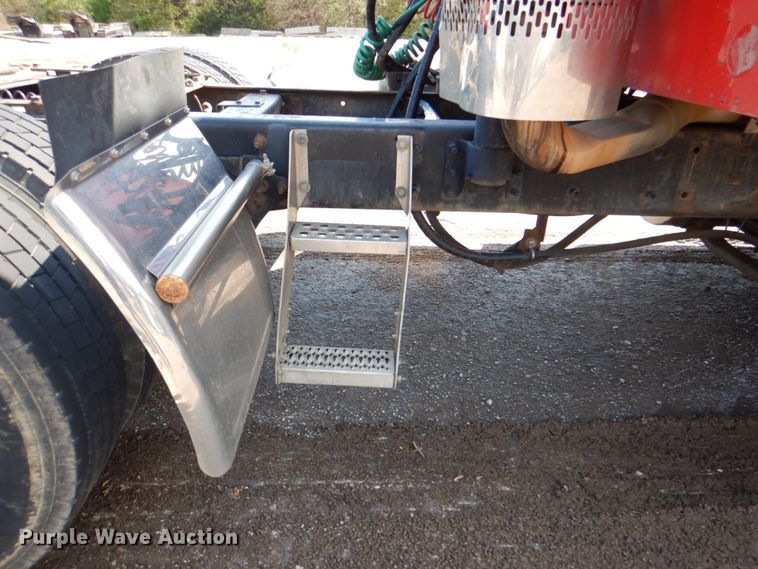 image for item DK5637 2005 International 9400i  semi truck