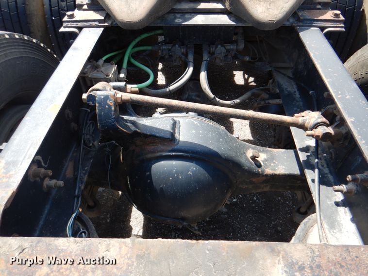 image for item DK5637 2005 International 9400i  semi truck