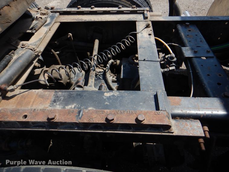 image for item DK5637 2005 International 9400i  semi truck