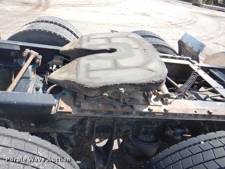 image for item DK5637 2005 International 9400i  semi truck