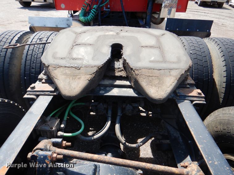 image for item DK5637 2005 International 9400i  semi truck