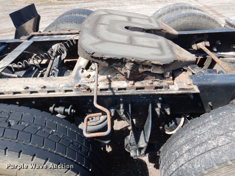 image for item DK5637 2005 International 9400i  semi truck