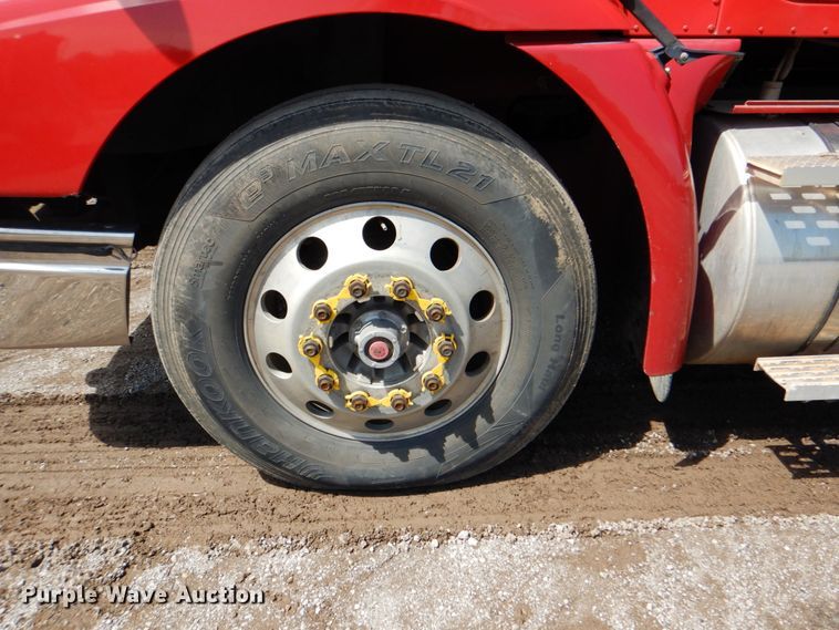 image for item DK5637 2005 International 9400i  semi truck