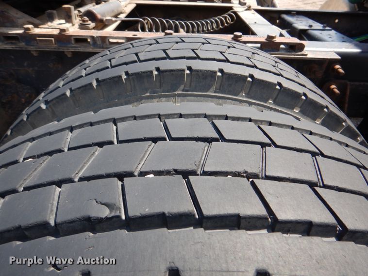 image for item DK5637 2005 International 9400i  semi truck