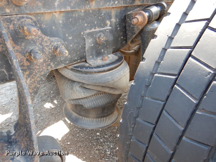 image for item DK5637 2005 International 9400i  semi truck