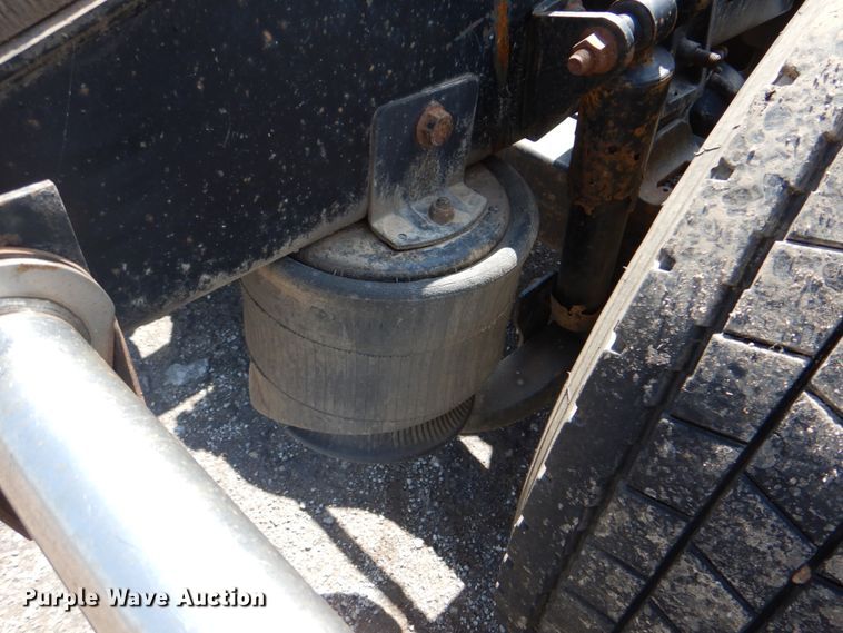 image for item DK5637 2005 International 9400i  semi truck