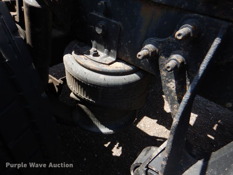 image for item DK5637 2005 International 9400i  semi truck