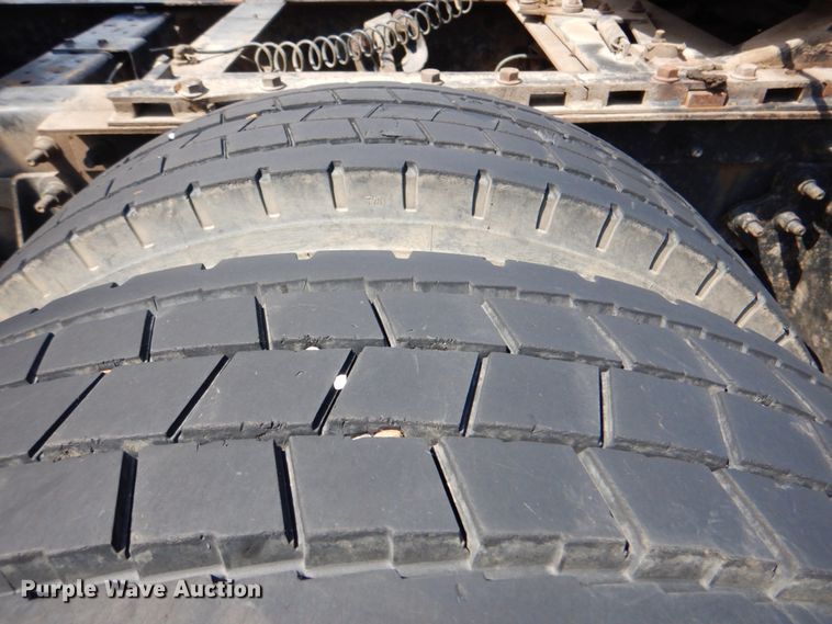 image for item DK5637 2005 International 9400i  semi truck