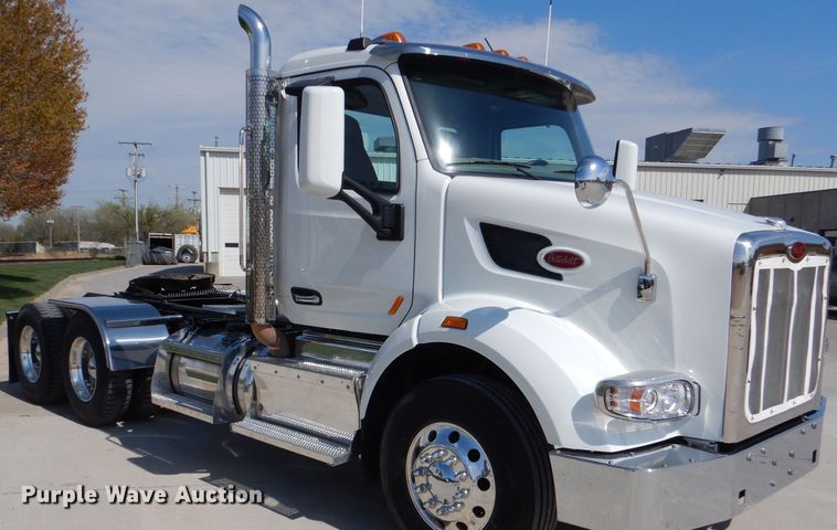 image for item DL2922 2018 Peterbilt 567  semi truck
