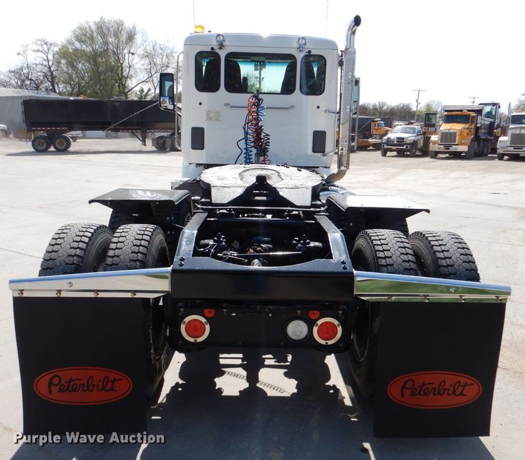 image for item DL2922 2018 Peterbilt 567  semi truck