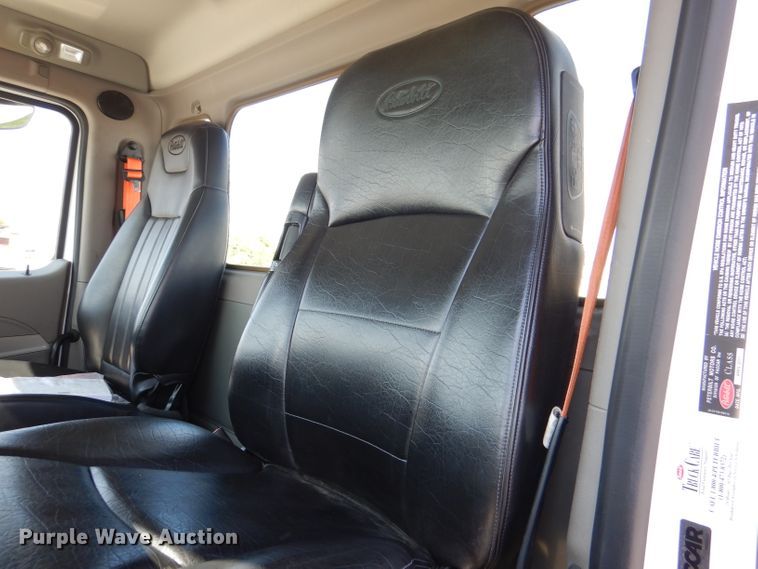 image for item DL2922 2018 Peterbilt 567  semi truck